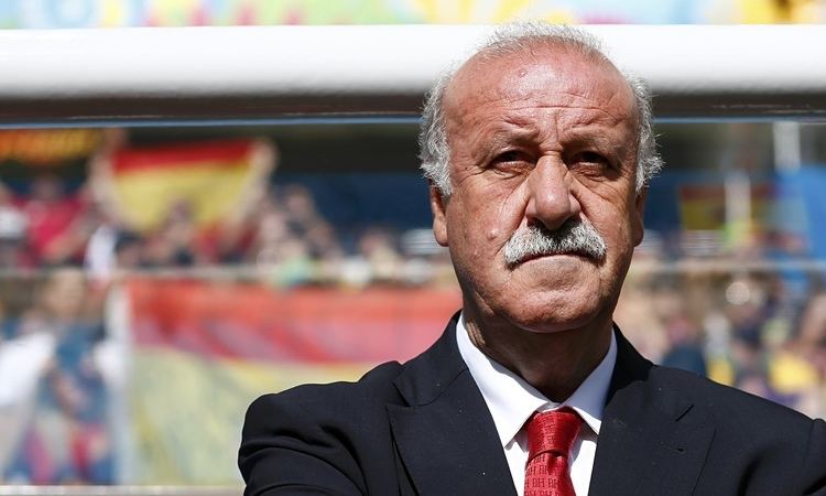 Vicente del Bosque Vicente del Bosque confirms he will continue as Spain