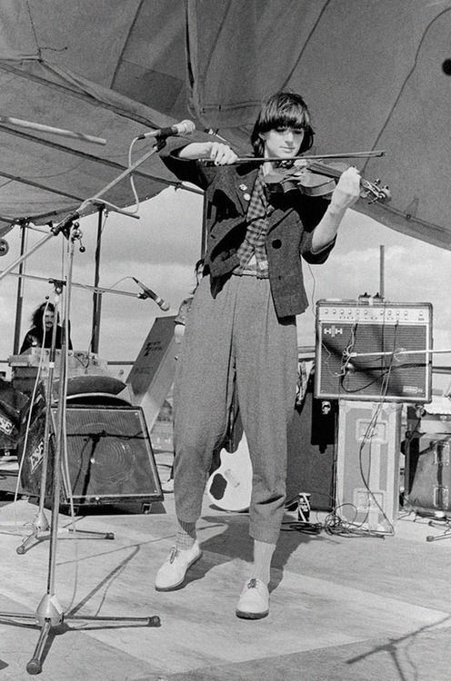 Vicky Aspinall PHOTO The Raincoats Vicky Aspinall 1980 SONGS SMITHS