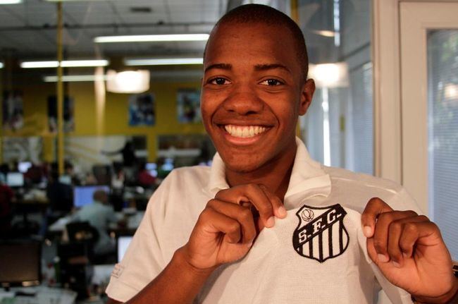 Victor Andrade FM 2013 player profile of Victor Andrade