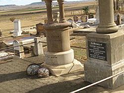 Victor Denton War Memorial httpsuploadwikimediaorgwikipediacommonsthu