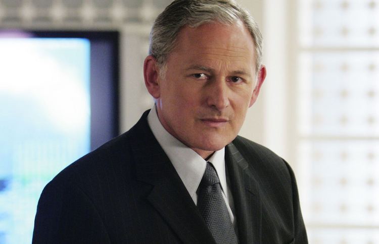 Victor Garber Alias39 Victor Garber Joins The Flash In a Fiery New Role