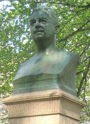 Victor Herbert (sculpture) httpsuploadwikimediaorgwikipediacommonsthu