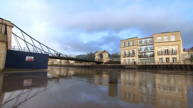 Victoria Bridge, Bath Bath39s Victoria Bridge reopens after 34m repair work BBC News