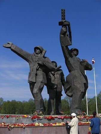 Victory Memorial to Soviet Army photoswikimapiaorgp0000177309bigjpg