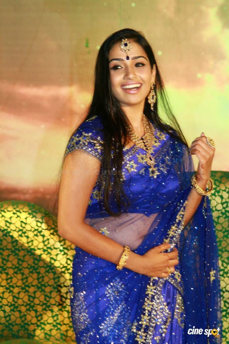 Vidhya Mohan on her blue Malayalam dress