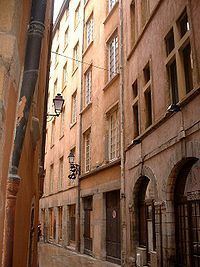 Vieux Lyon httpsuploadwikimediaorgwikipediacommonsthu