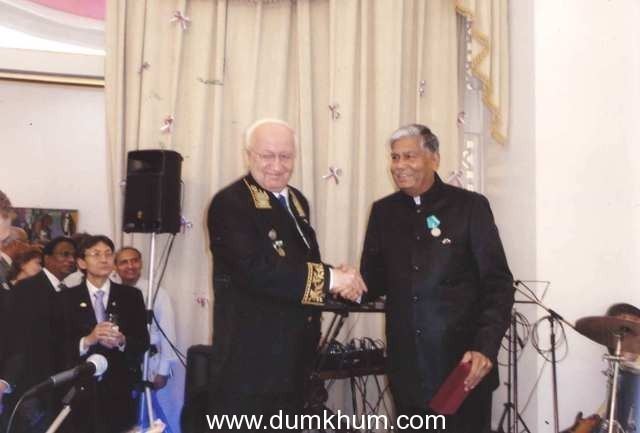 Vijay Kalantri Pushkin Award conferred on Mr Vijay Kalantri President All India