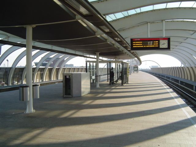 Vijfsluizen metro station