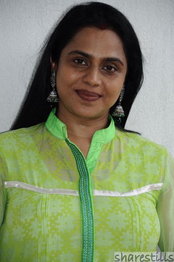 Viji Chandrasekhar Viji Chandrasekhar at Nerungi Vaa Muthamidathe Team