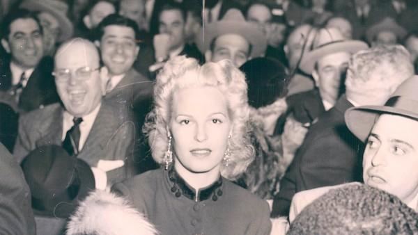 Vikki LaMotta with blonde hair at Chicago Stadium in 1951