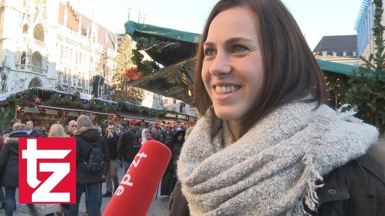 Viktoria Schnaderbeck Mit Viktoria Schnaderbeck auf dem Christkindlmarkt am Marienplatz