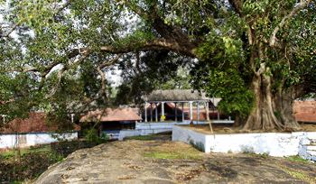 Vilwadrinatha Temple Vilwadrinatha Temple Pampady Desam
