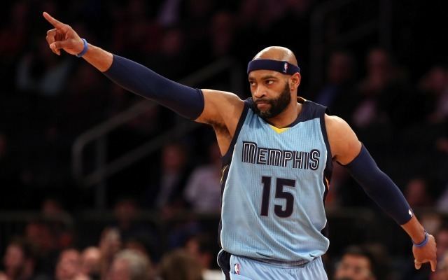 Vince Carter WATCH 38yearold Vince Carter can still dunk CBSSportscom