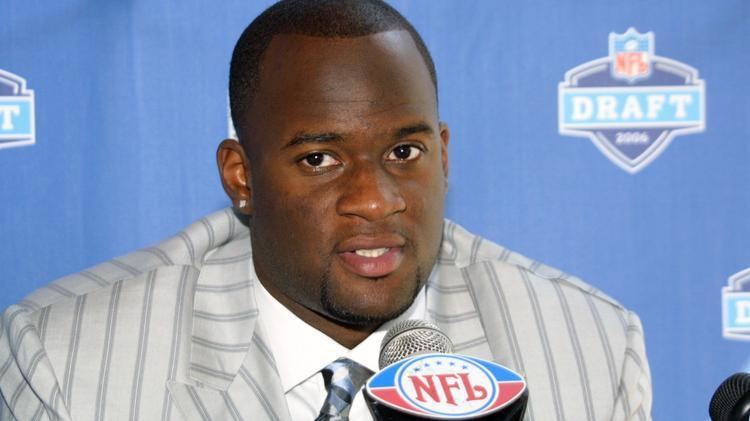 Vince Young Vince Young returns to UT to work in community outreach