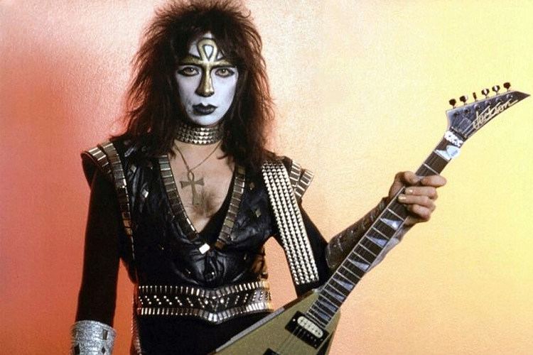Vinnie Vincent Vinnie Vincent Auctioning Off Everything from Clothes to