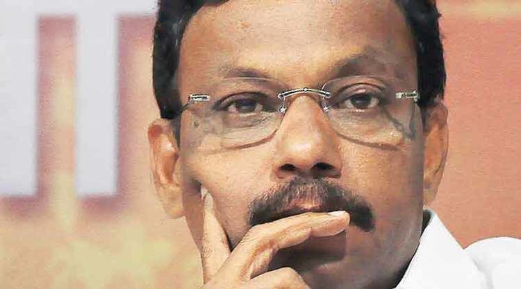 Vinod Tawde Maharashtra minister Vinod Tawade in row over educational