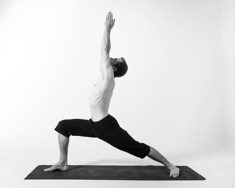 Utthita Parsvakonasana (Extended Side Angle Pose) - Sarvyoga | Yoga