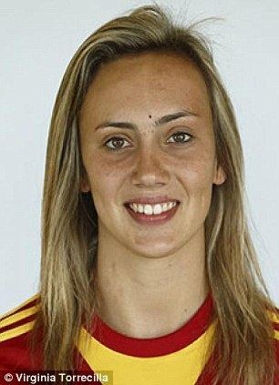 Virginia Torrecilla Female Barcelona star Virginia Torrecilla scores Beckhamesque goal