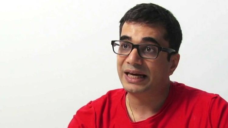 Vishal Gondal Vishal Gondal talks about why he founded GOQii YouTube