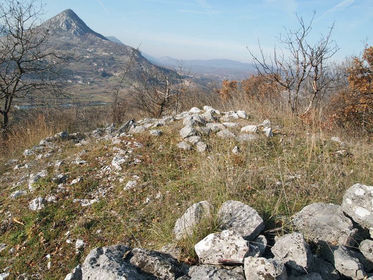 Vitina (Ljubuški) Ruevine na Utvici Vitina Ljubuki Hercegovaki arheoloki portal