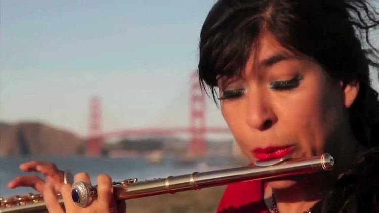 Viviana Guzmán Beatbox Flute Viviana Guzman plays Greg Pattillos 3BeatsIII YouTube