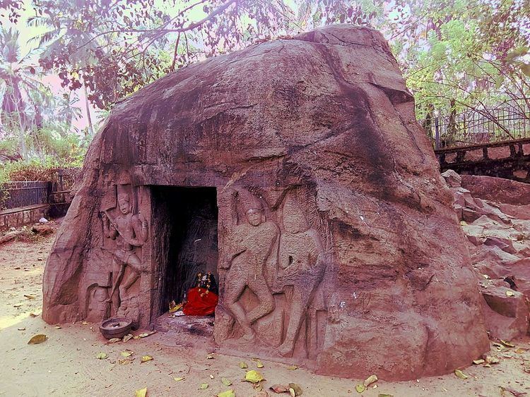 Vizhinjam Cave Temple httpsuploadwikimediaorgwikipediacommonsthu