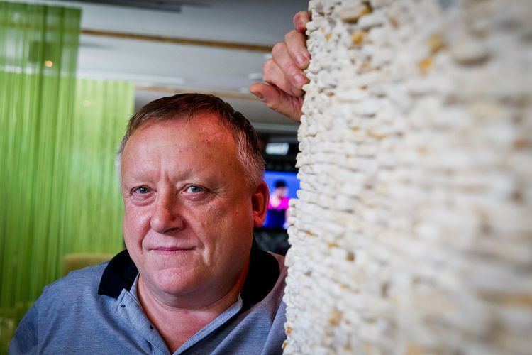 Vjatšeslav Leedo Leedo avab Tallinnas restorani ripev