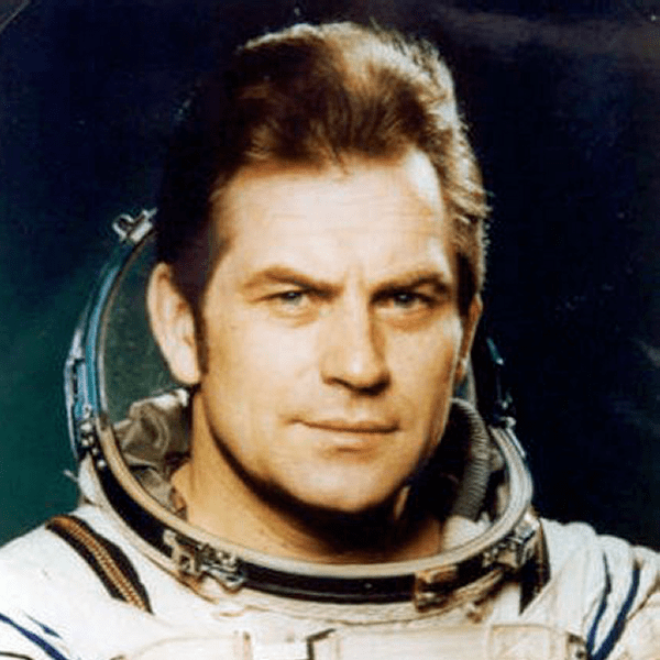 Vladimir Kovalyonok Russian Cosmonaut sees UFO while in orbit aboard Salyut6