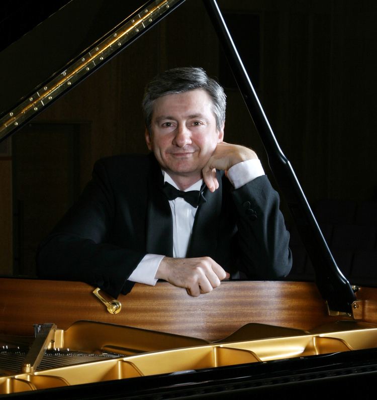 Vladimir Ovchinnikov (pianist) Vladimir Ovchinnikov Pianist