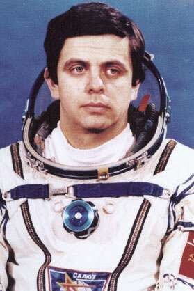 Vladimir Solovyov (cosmonaut) wwwastronautruasrusiaenergiafotosolovyevjpg