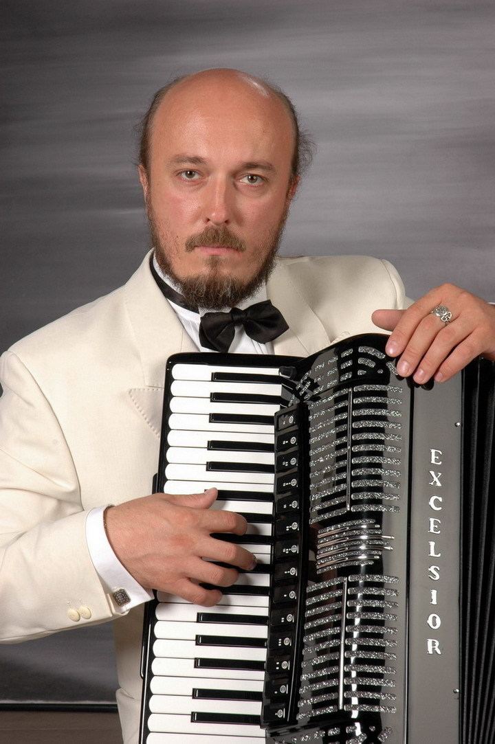 Vladimir Ushakov Vladimir Ushakov Bayan and accordion in St Petersburg