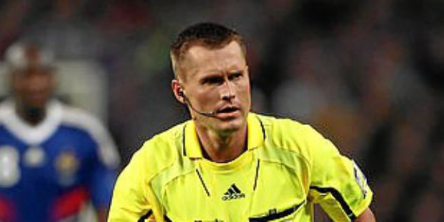 Vladislav Bezborodov Vladislav Bezborodov arbitrar el SevillaFriburgo