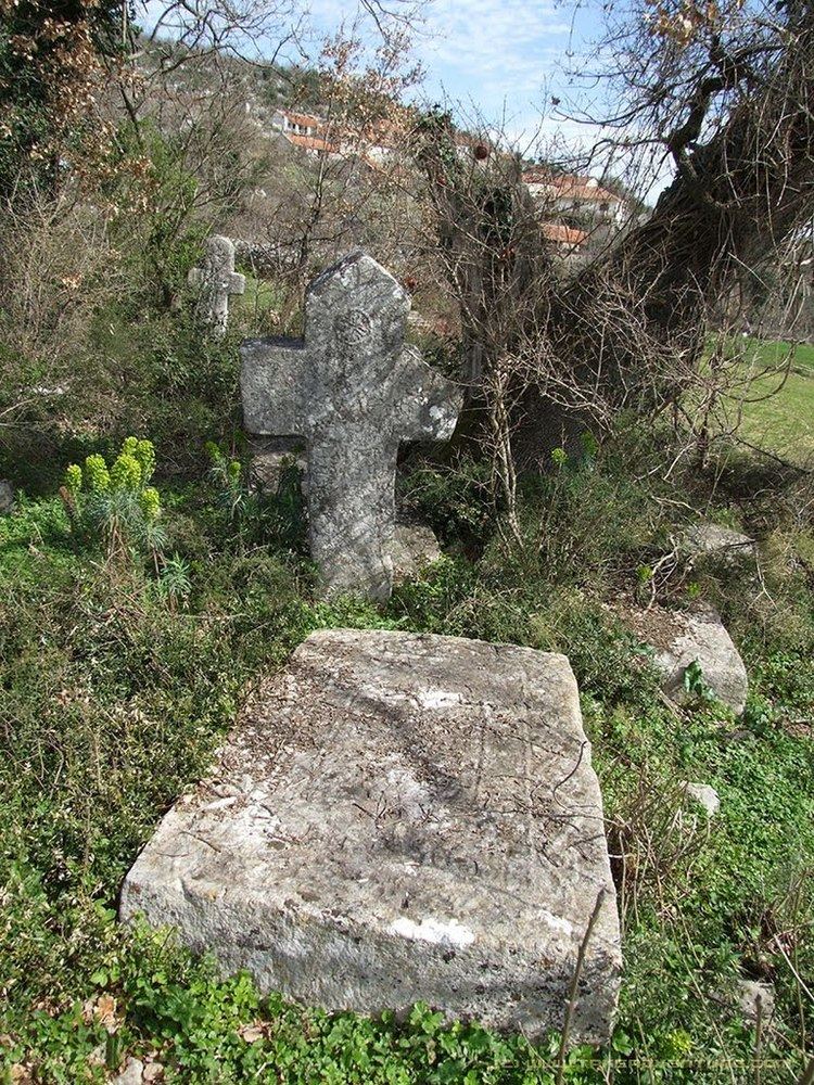 Vlatko Vuković Panoramio Photo of The grave of the legend Vlatko Vukovi