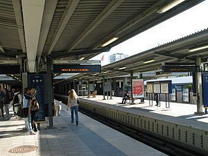 Vällingby metro station httpsuploadwikimediaorgwikipediacommonsthu