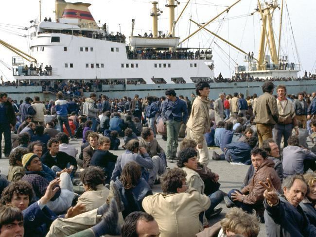 Vlora (ship) Europe migrant crisis ship photo is actually of 1991 Albanian refugees