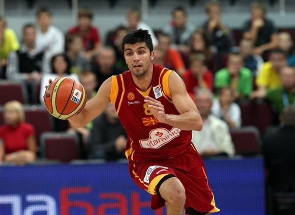 Vojdan Stojanovski Vojdan Stojanovski named best basketball player for 2015 Republika
