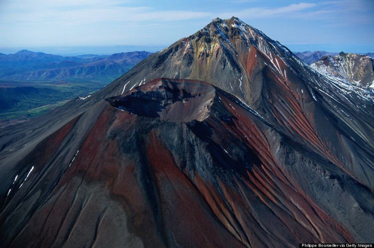 Volcanoes of Kamchatka ihuffpostcomgen1866860thumbsoKAMCHATKA900