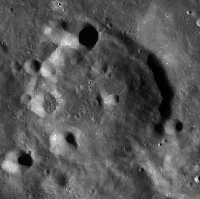 Von der Pahlen (crater)