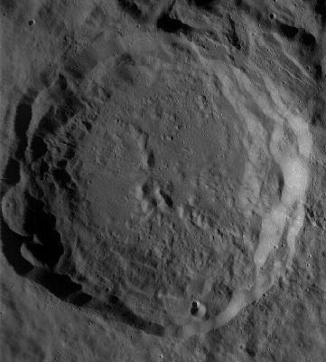 Von Neumann (crater)