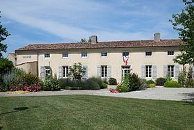 Vouhé, Charente-Maritime httpsuploadwikimediaorgwikipediacommonsthu