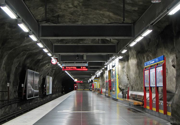 Västra skogen metro station