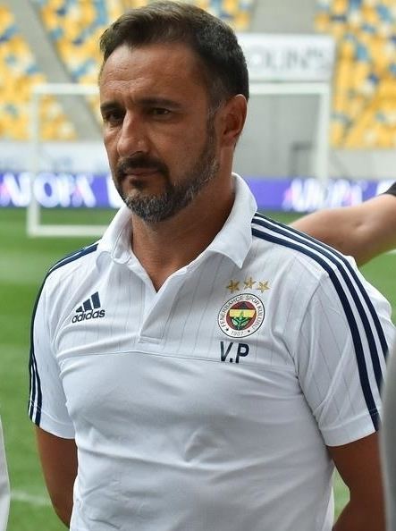 Vítor Pereira (football manager) httpsuploadwikimediaorgwikipediacommons44
