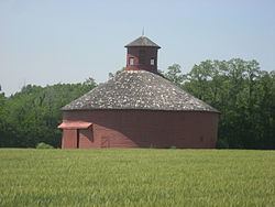 W. H. York Round Barn httpsuploadwikimediaorgwikipediacommonsthu