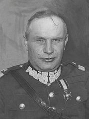 Władysław Bończa-Uzdowski httpsuploadwikimediaorgwikipediacommonsthu