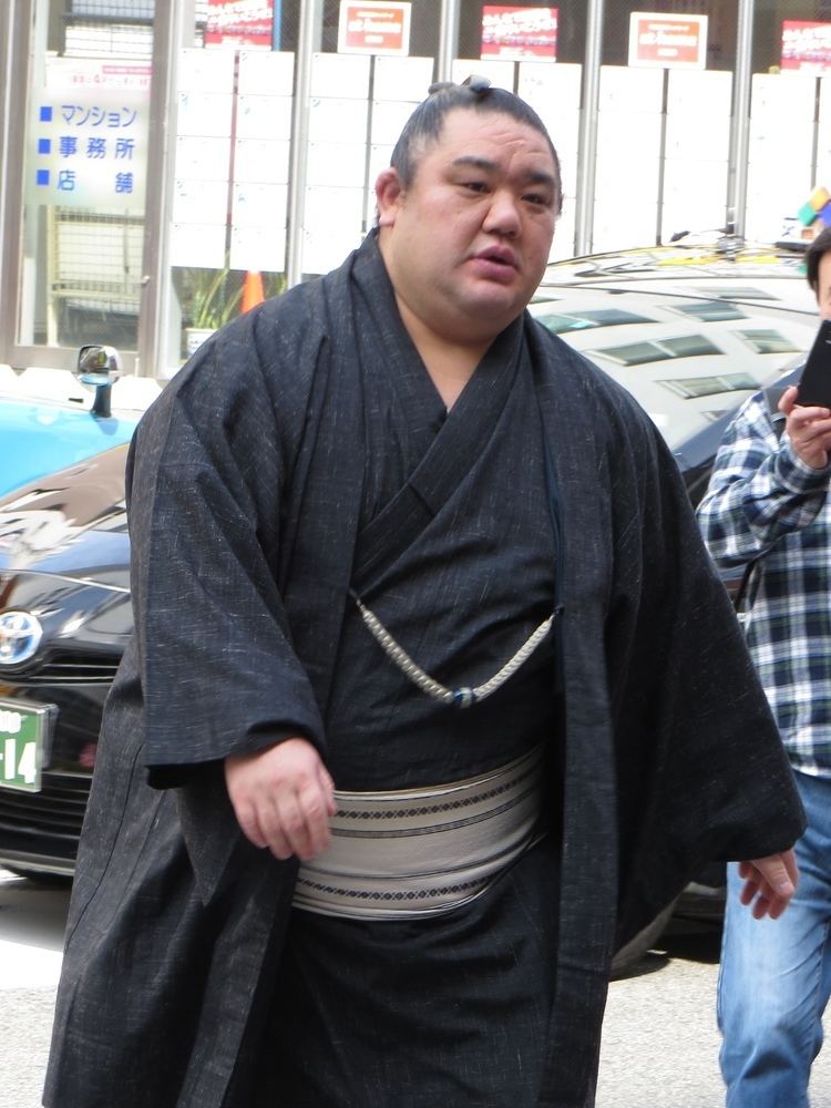 Wakanosato Shinobu httpsuploadwikimediaorgwikipediacommons55