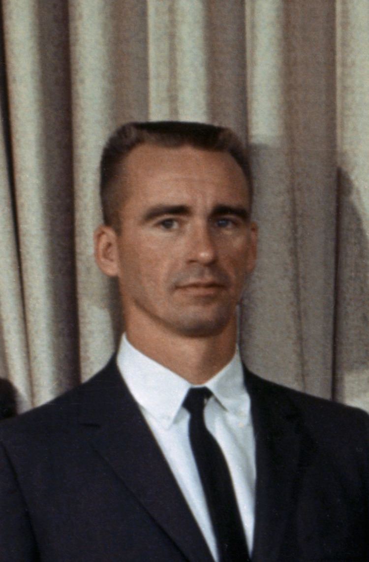 Walter Cunningham FileWalter Cunninghampng Wikimedia Commons