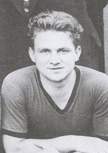 Walter Kaiser (footballer) httpsuploadwikimediaorgwikipediacommonsthu