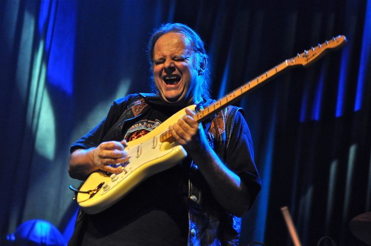 Walter Trout Walter Trout The Seasons Performance Hall