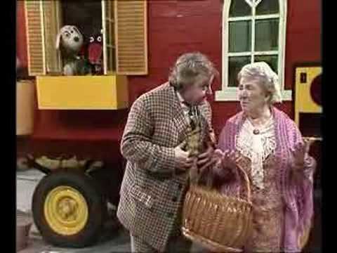 Wanderly Wagon Wanderly Wagon Godmother OBrien Judge goto the shops YouTube