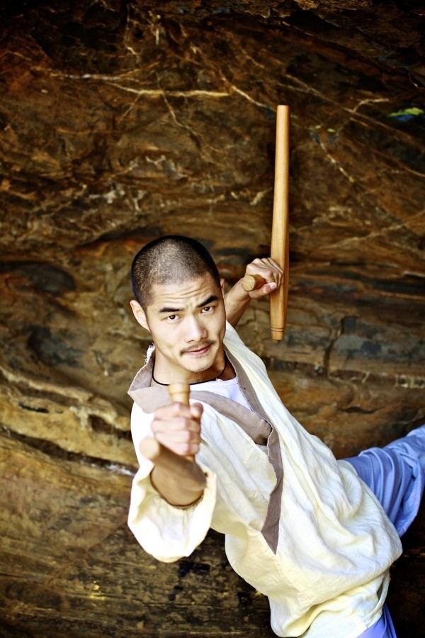 Wang Bo (martial artist) golden cave shifu wang bo shaolin temple kung fu